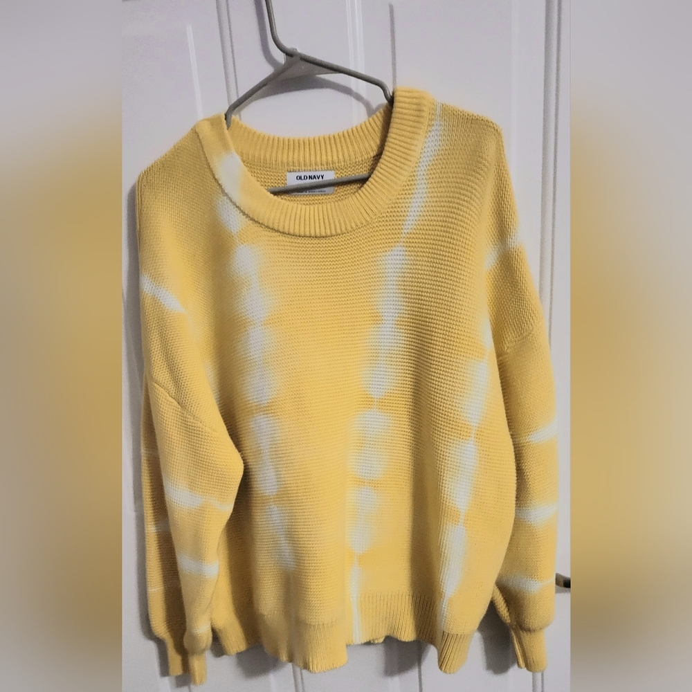 Old Navy Yellow and White Textured Tie-Dye Sweater